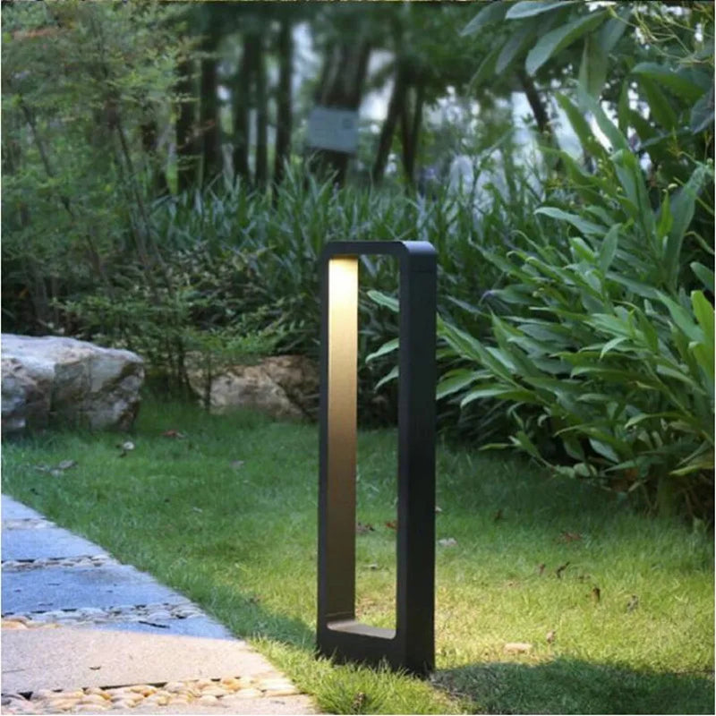 TerraLuxe Outdoor Garden Light – Modern and Weather-Resistant Exterior Lamp