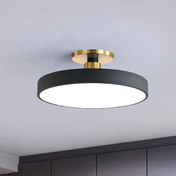 Minimalist Round LED Ceiling Light – Modern & Elegant Bedroom Illumination