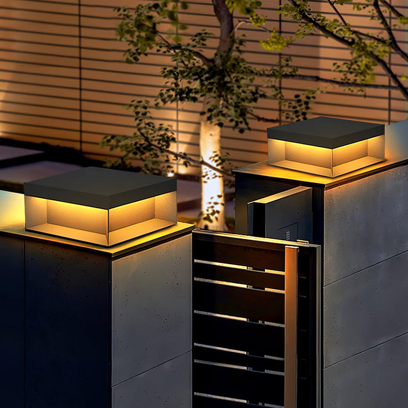 TSolar Outdoor Column Light – Weatherproof LED Garden Lighting