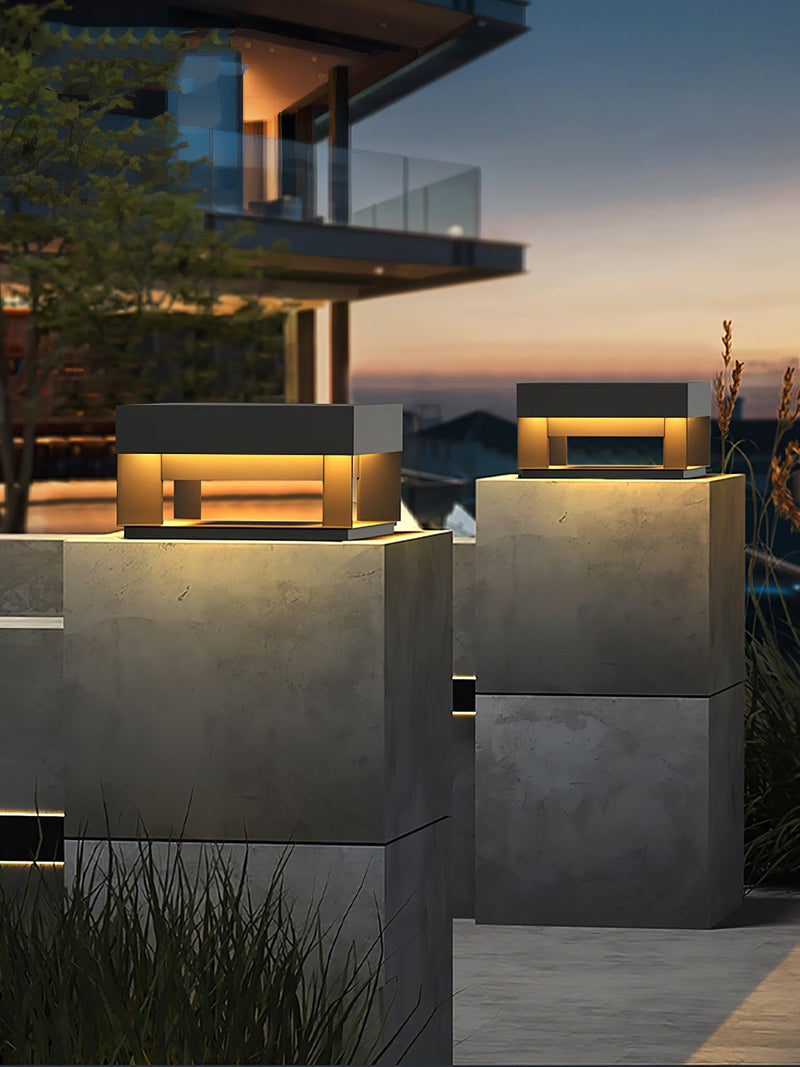 TSolar Outdoor Column Light – Weatherproof LED Garden Lighting
