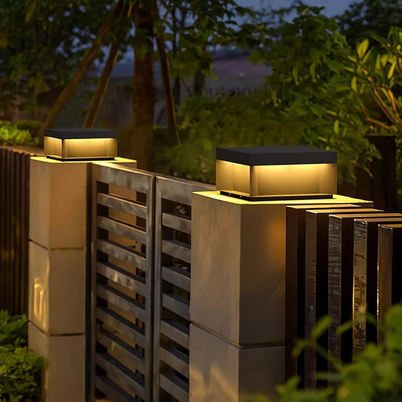 TSolar Outdoor Column Light – Weatherproof LED Garden Lighting
