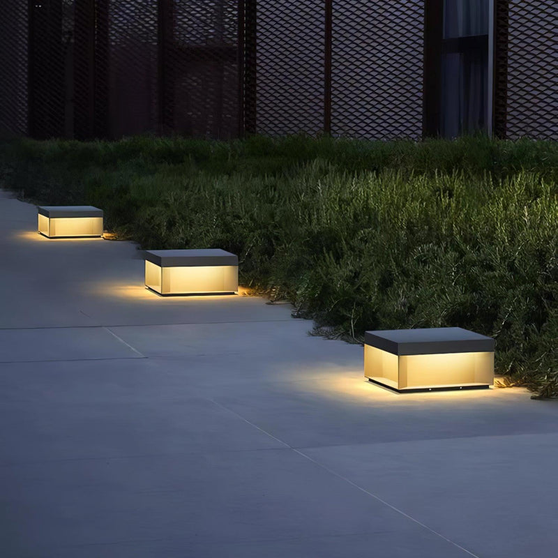 TSolar Outdoor Column Light – Weatherproof LED Garden Lighting