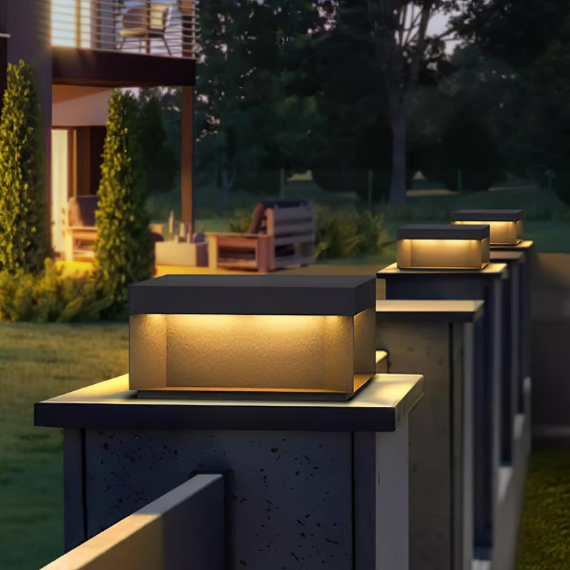 TSolar Outdoor Column Light – Weatherproof LED Garden Lighting
