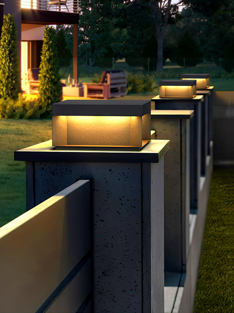TSolar Outdoor Column Light – Weatherproof LED Garden Lighting