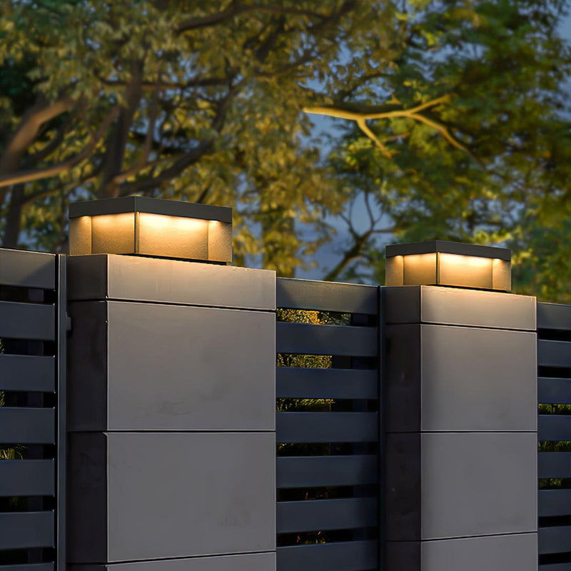 TSolar Outdoor Column Light – Weatherproof LED Garden Lighting