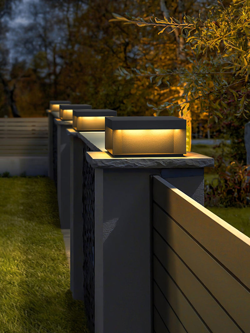 TSolar Outdoor Column Light – Weatherproof LED Garden Lighting
