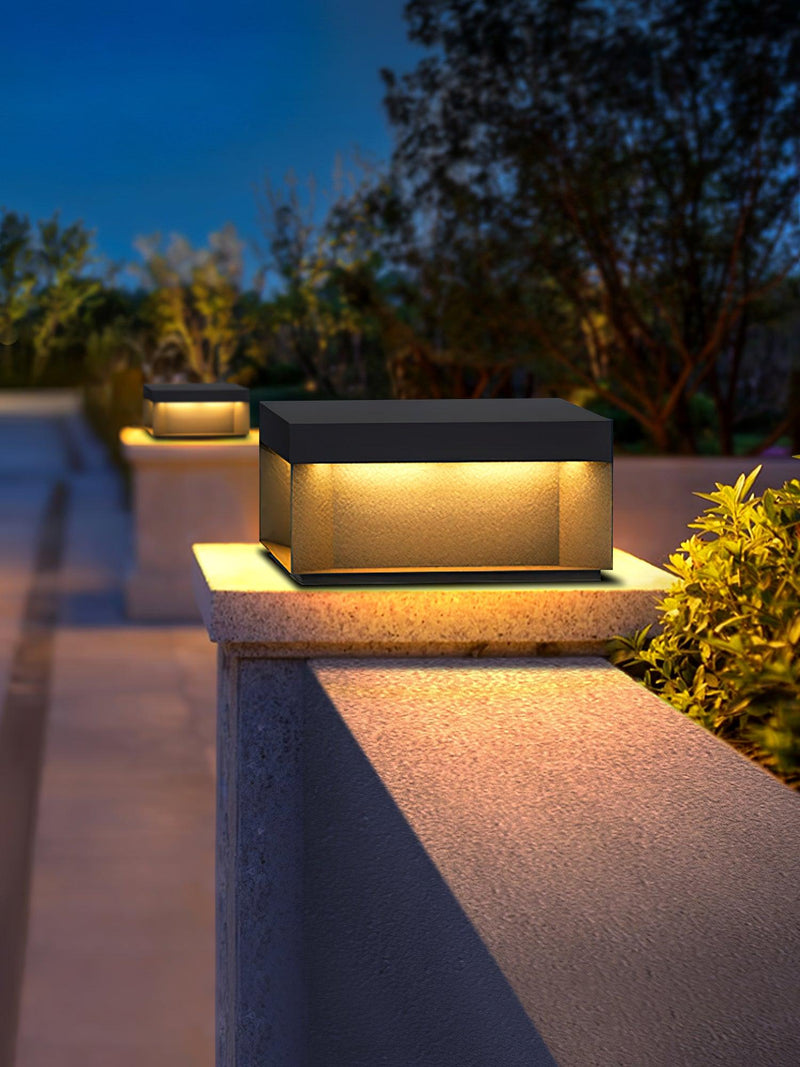 TSolar Outdoor Column Light – Weatherproof LED Garden Lighting