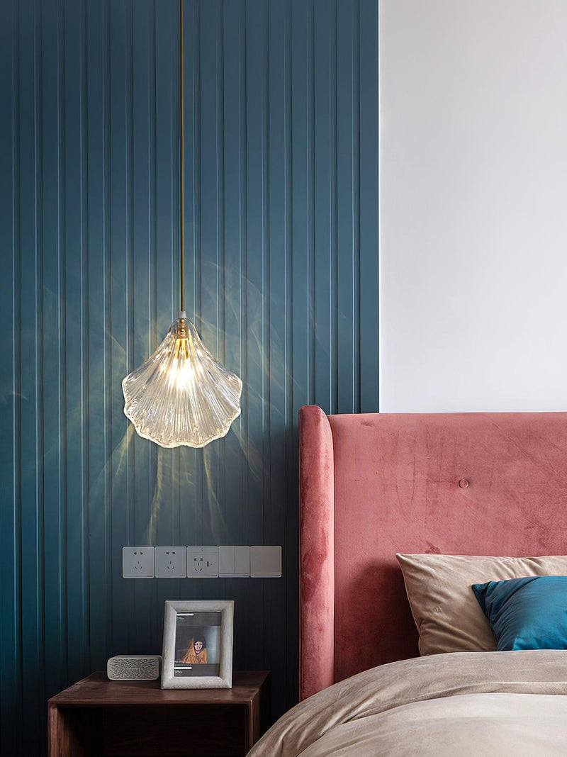 Mini Shell Pendant Light – Modern Glass & Brass Hanging Lamp