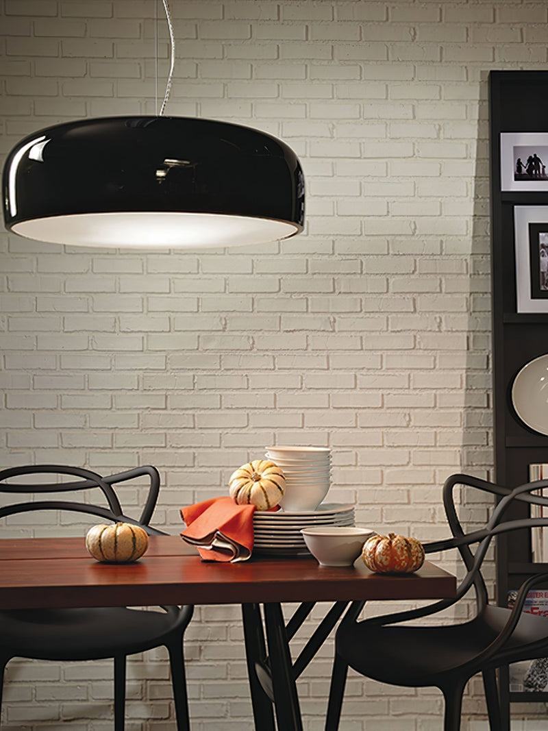 Smithfield Pendant Light – Modern Design with Efficient Illumination