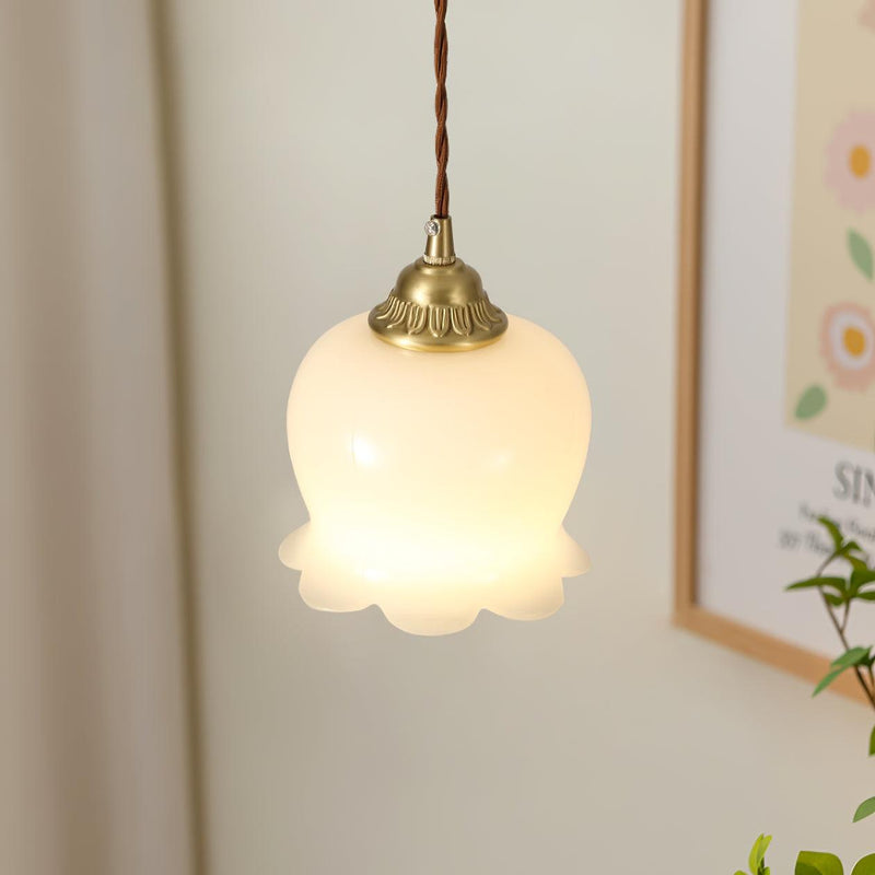 Talblume Pendant Light – Brass & Resin Floral-Inspired Design