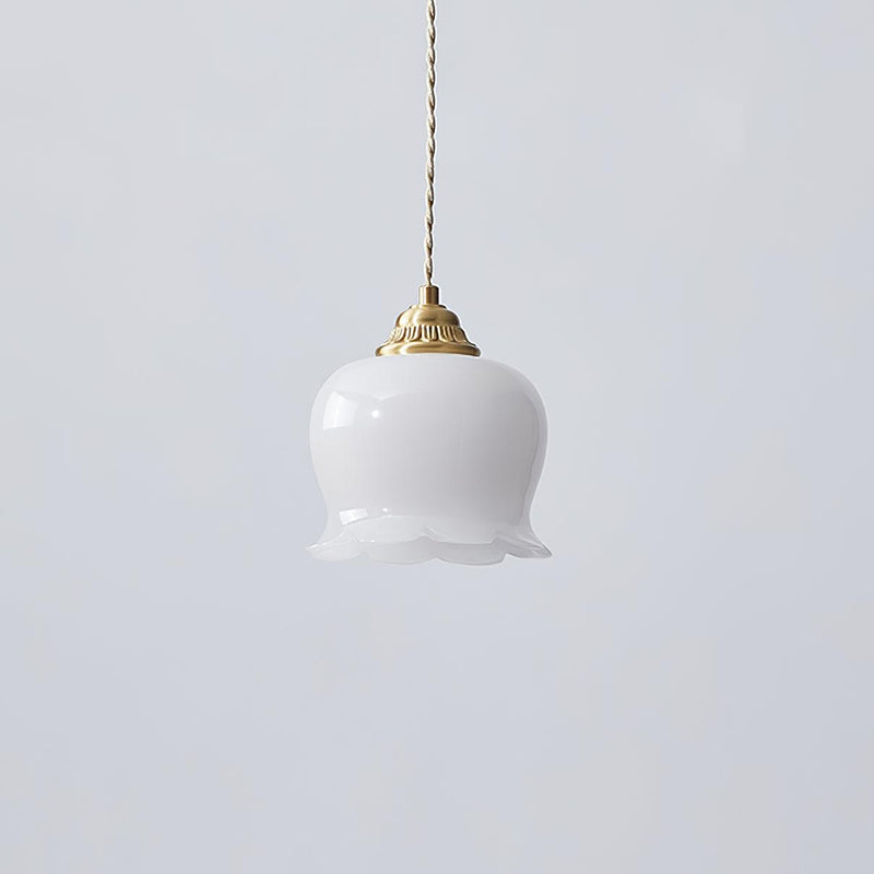 Talblume Pendant Light – Brass & Resin Floral-Inspired Design