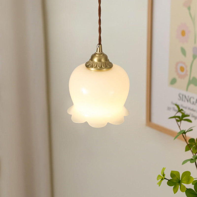 Talblume Pendant Light – Brass & Resin Floral-Inspired Design
