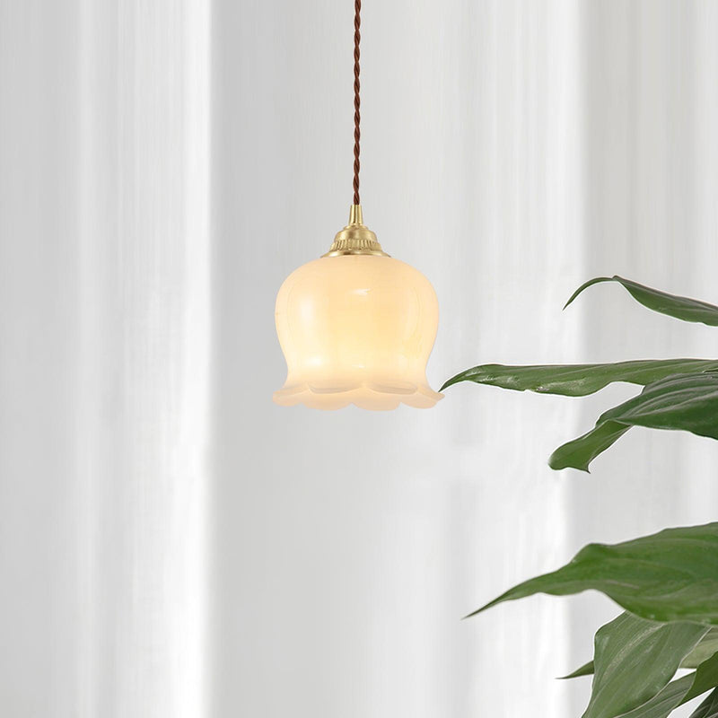 Talblume Pendant Light – Brass & Resin Floral-Inspired Design
