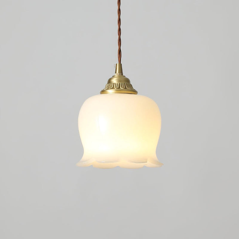 Talblume Pendant Light – Brass & Resin Floral-Inspired Design