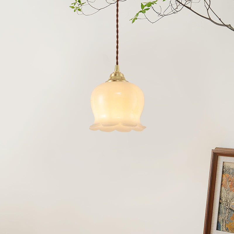 Talblume Pendant Light – Brass & Resin Floral-Inspired Design