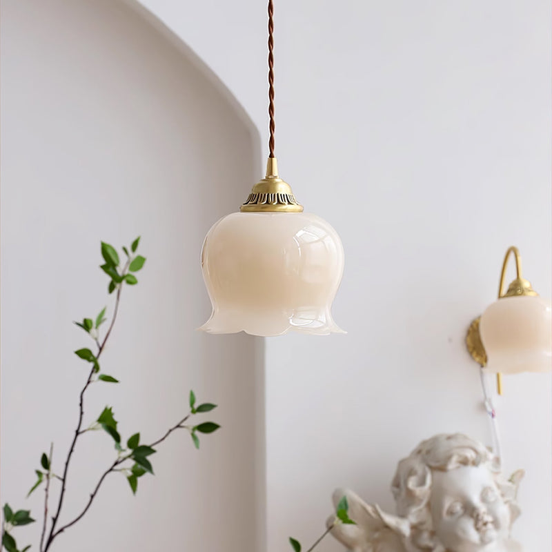 Talblume Pendant Light – Brass & Resin Floral-Inspired Design