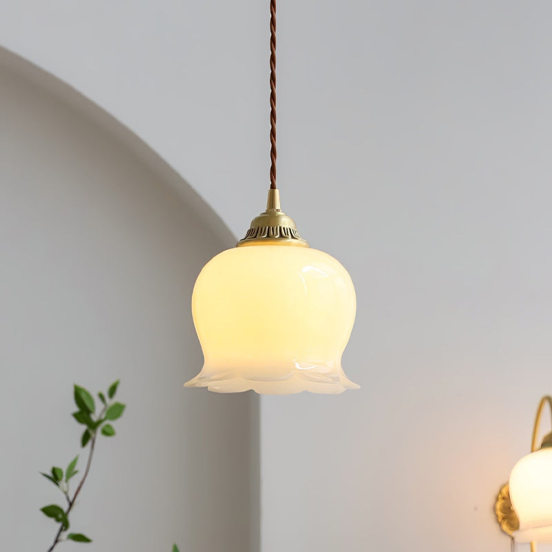 Talblume Pendant Light – Brass & Resin Floral-Inspired Design